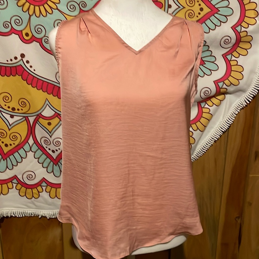 Banana Republic loose fitting/flow silky tank top.     Size XS.
